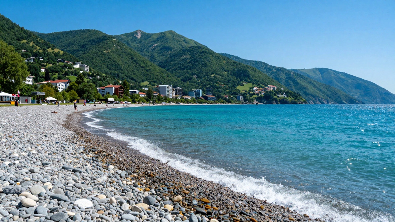 Лучшие пляжи России: куда поехать на море летом